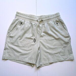 Mondetta Outdoor Project RN 88201, Women's Shorts, Medium, Light Beige/Gray NWOT